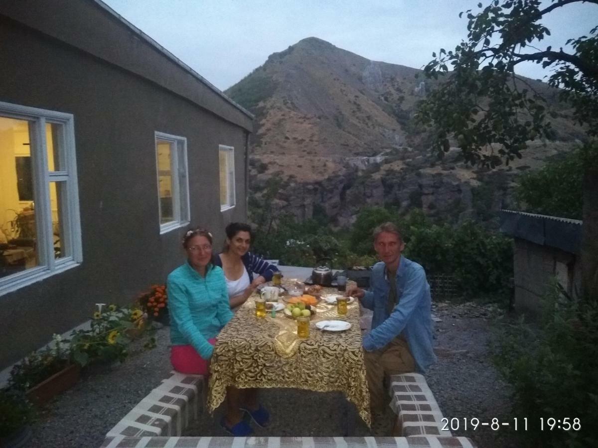Nnn Guest House Goris Εξωτερικό φωτογραφία